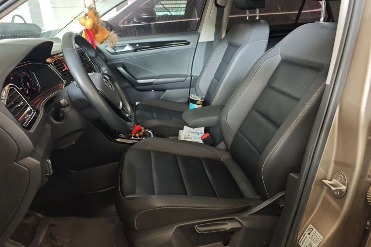 Used Volkswagen T-ROC 2020 280TSI DSG Two-Wheel Drive Comfort Version