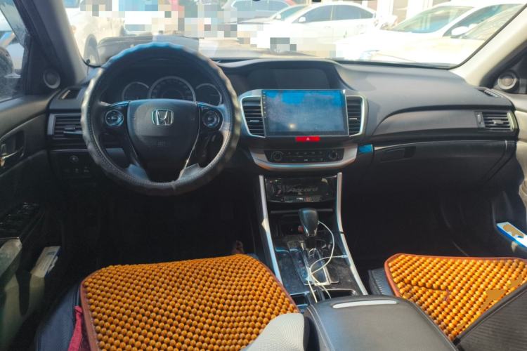 Used Honda Accord 2015 2.0L LX Comfort Edition Center Console