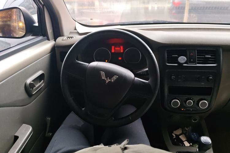 Used Wuling Rongguang V 2019 1.5L Window-Sealed Utility Model China VI LAR Steering Wheel