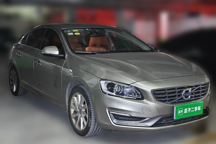 Used Volvo S60 2015 S60L 2.0T Zhiyuan Edition
