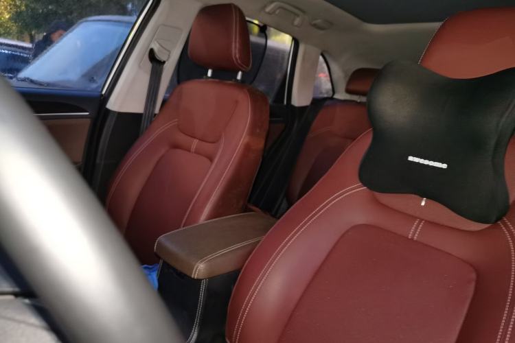 Used Zotye T600 2015 2.0T DCT Prestige Edition Left Front Seat