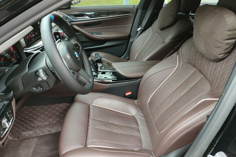 Used BMW 5 Series 2022 Second Facelift 530Li Luxury Version M Sport Package Left Front Seat