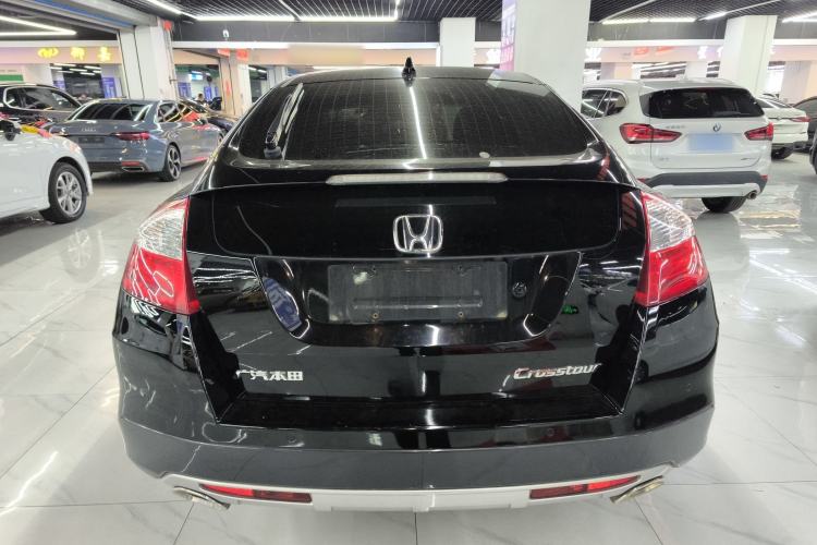 Used Honda Crosstour 2016 2.4L Luxury Edition Rear