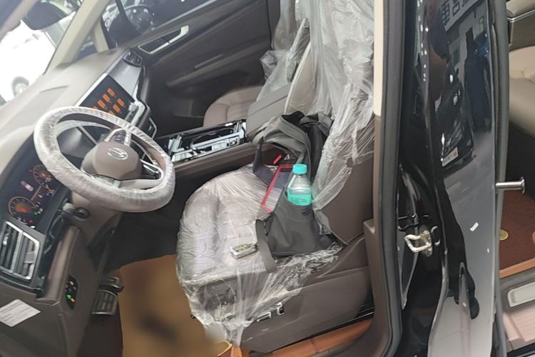 Used Volkswagen Viloran 2024 380TSI Luxury Edition
