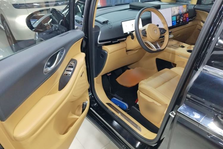 Used VOYAH Dream 2025 PHEV Four-Wheel Drive Excellence Kunpeng Edition Driver Seat