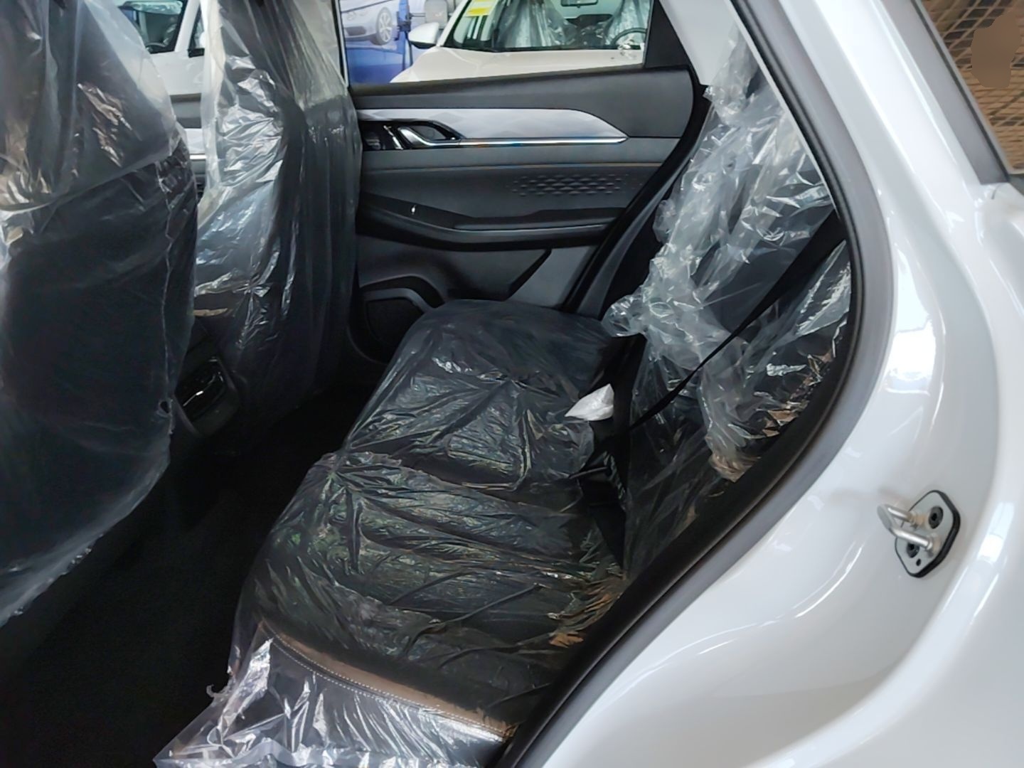 Dongfeng Aeolus SKY EV01 2025 530 km AIR Elite Edition — снимка 20