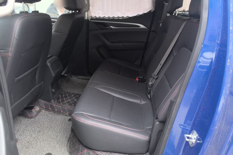 Used SAIC MAXUS T60 2017 2.0T Gasoline Automatic Two-Wheel Drive High-Ride Comfort-Grade Standard Cabin
