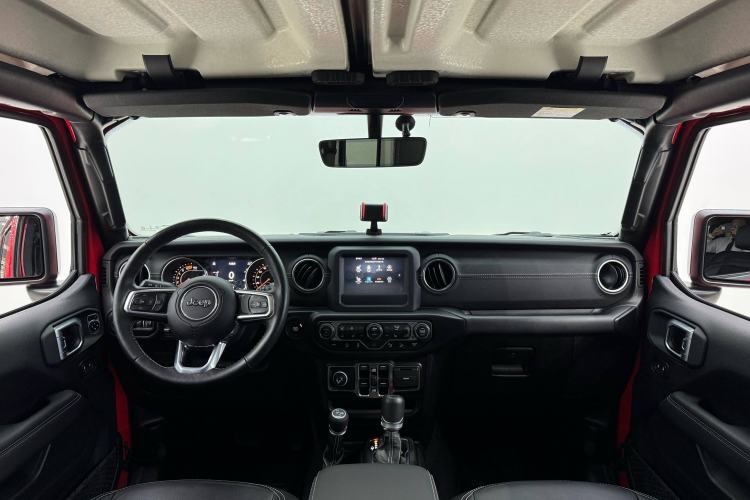 Used Jeep Wrangler 2019 2.0T Sahara Four-Door Version China VI Emission Standard