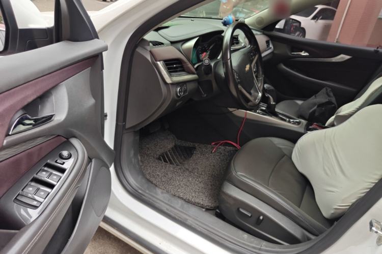 Used Chevrolet Malibu 2017 1.5T Automatic Luxury Edition Driver Seat