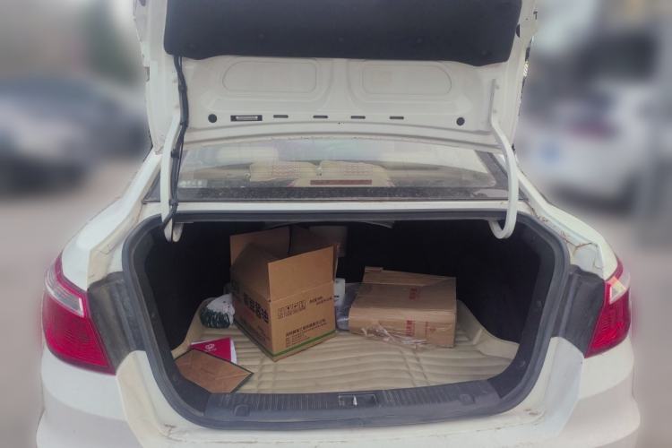 Used CHANGAN Eado 2016 Blue Motion 1.6L Manual Navigation Model
