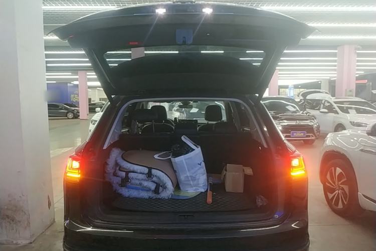 Used Volkswagen Tayron 2023 330TSI Two-Wheel-Drive Luxury Plus Advanced Version Trunk