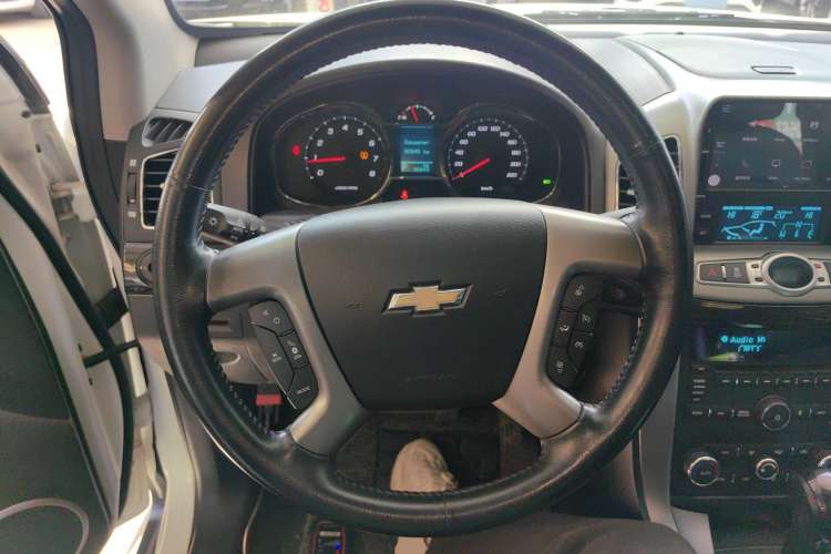 Used Chevrolet Captiva 2017 2.4L 4x4 Flagship Edition 7-Seater