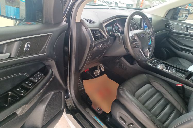 Used Ford Edge 2020 EcoBoost 245 Two-Wheel Drive Titanium 7-Seater Driver Seat