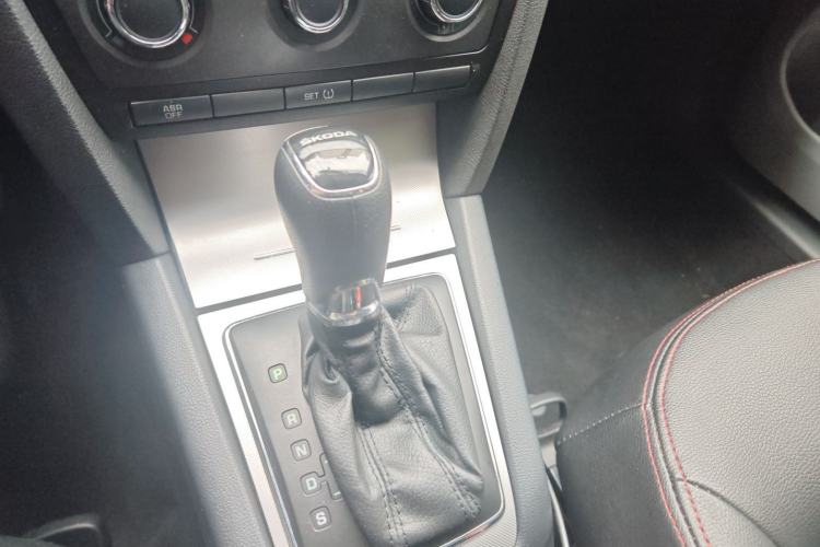 Used Skoda Octavia 2014 1.6L Automatic Yijie Edition
