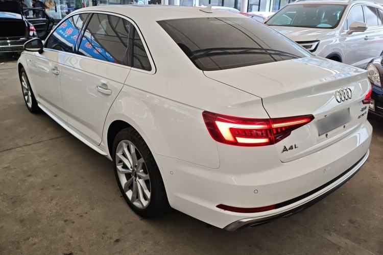 Used Audi A4L 2019 40 TFSI Fashion Version China V