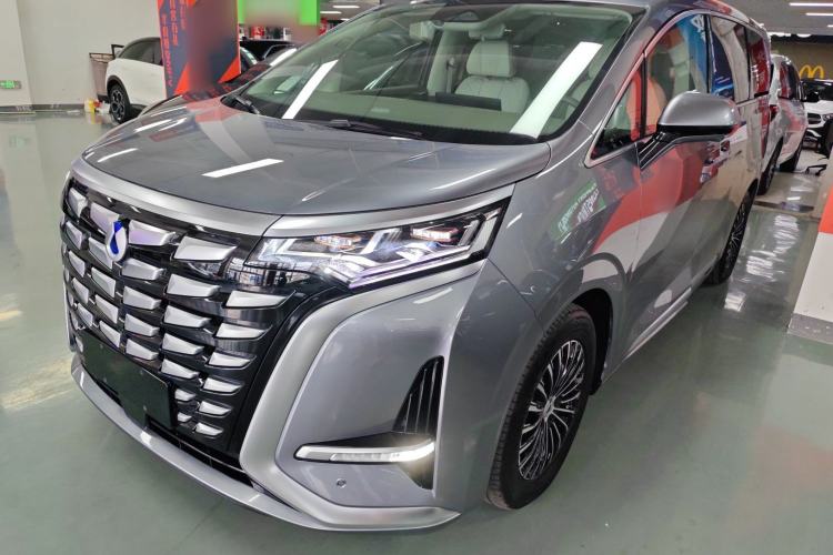 Used Denza D9 2022 DM-i 1040 Prestige Model