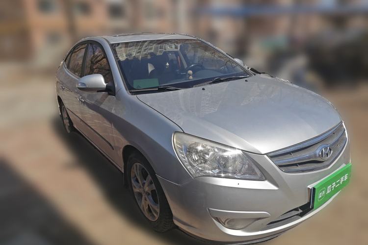 Used Hyundai Celesta 2008 1.8L MT GLS Front Right 45 Deg