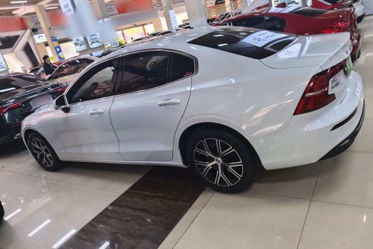 Used Volvo S60 2026 Model B4 Zhiyi Luxury Edition