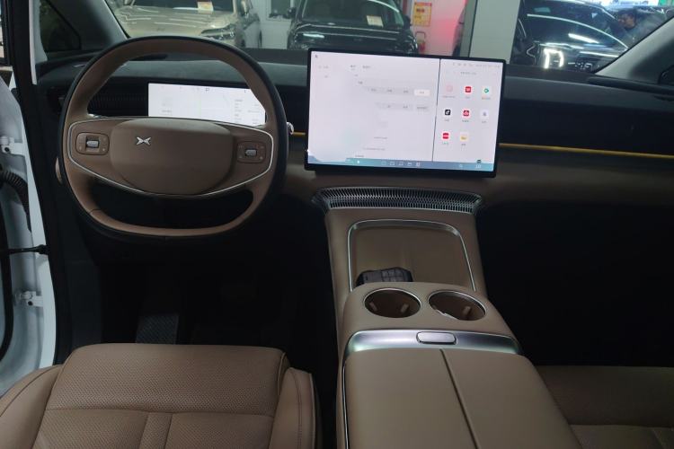 Used XPeng X9 2024 610 Long-Range Pro Center Console