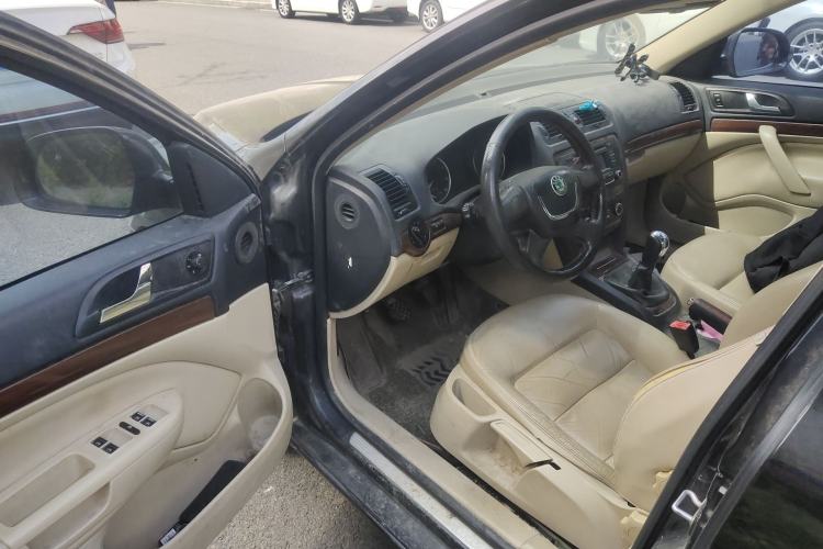 Used Skoda Octavia 2013 1.6L Manual Yijun Edition Driver Seat