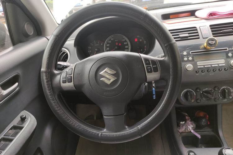 Used Suzuki Swift 2005 1.3L Manual Luxury Model
