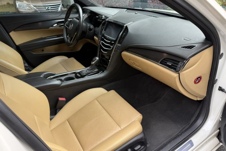 Used Cadillac ATS 2014 28T Comfort Version Interior 3