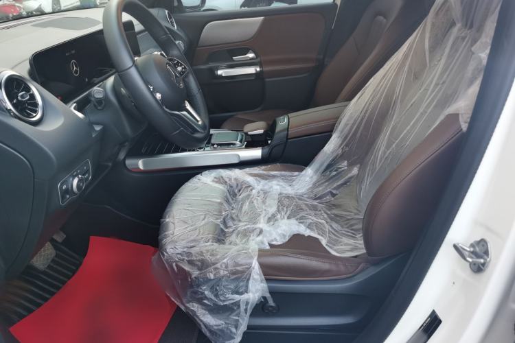 Used Mercedes-Benz GLB 2023 Refreshed GLB 200 Dynamic Edition Left Front Seat