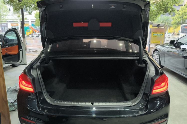 Used BMW 5 Series 2019 530Li Leading Model M Sport Package
