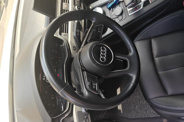 Used Audi A4L 2018 30th Anniversary Edition 40 TFSI Trendy Model
