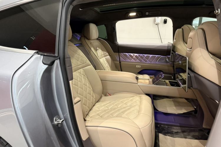 Used Nio ET9 2025 100kWh Signature Edition
