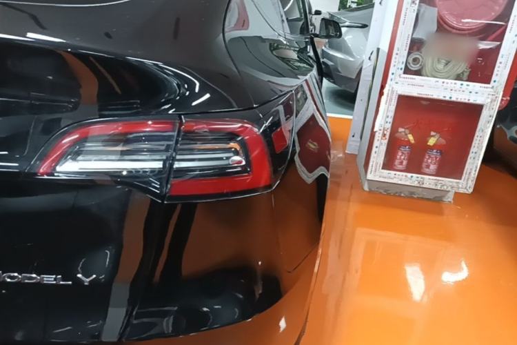 Used Tesla Model Y 2021 Long-Range All-Wheel-Drive Version

