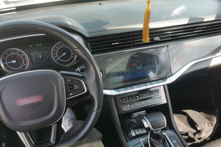 Used Sinotruk VGV U70 2020 1.5T Automatic Smart Enjoyment Elite Edition 5 Seats Center Console