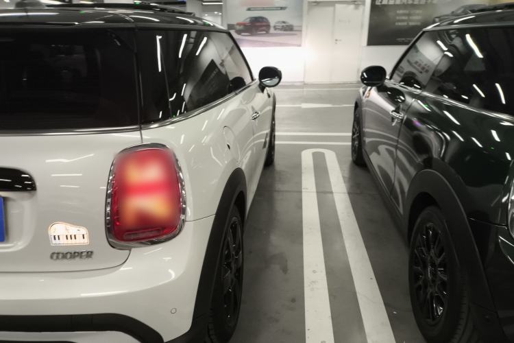 Used MINI MINI 2023 Updated 1.5T COOPER Artist
