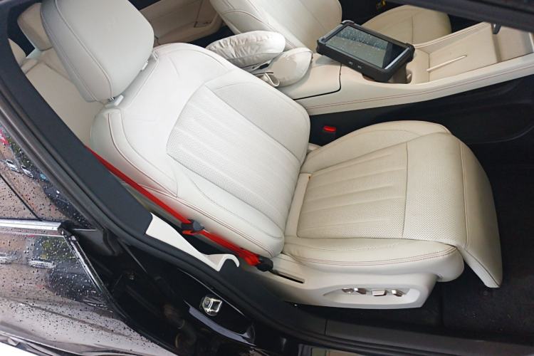 Used ONVO L60 2024 60 kWh Rear-Drive Version Right Front Seat