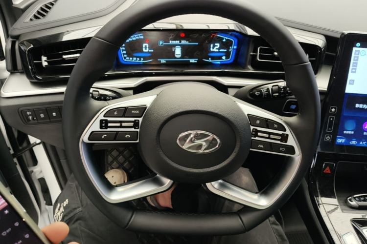 Used Hyundai Custo 2024 270TGDi LUX Prestige Edition
