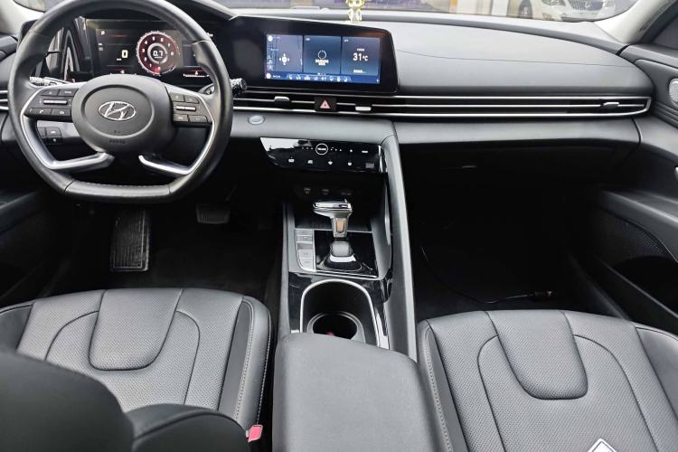 Used Hyundai Elantra 2021 1.5L CVT LUX Prestige Edition