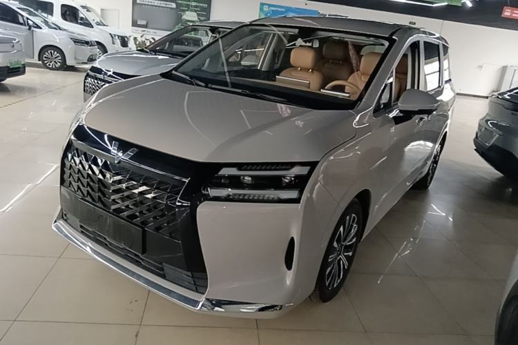 Used Wuling Starlight 730 2025 Model Plug-in Hybrid 125km Luxury Edition