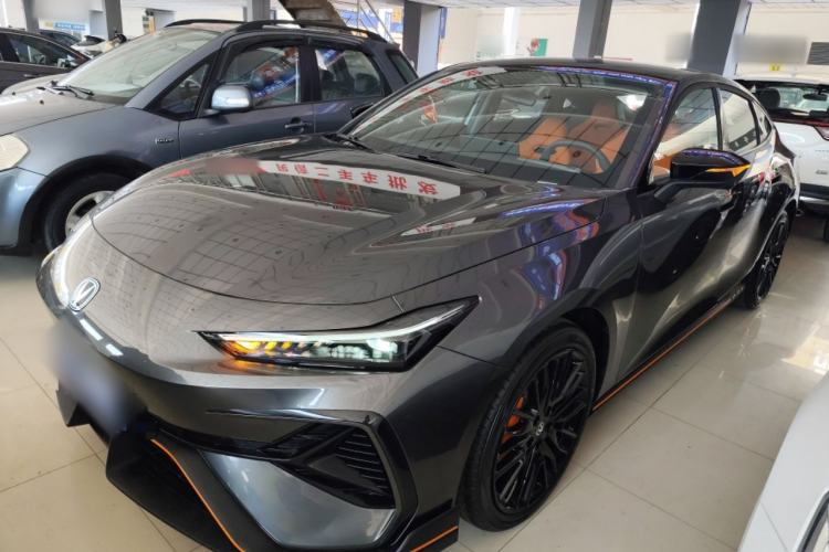 Used Changan UNI-V 2025 Model Third-Generation 2.0T Dynamic Edition