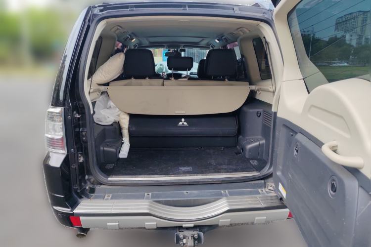 Used Mitsubishi Pajero 2016 3.0L Automatic Prestige Version China V Standard
