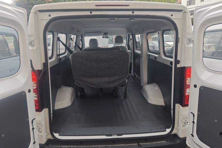 Used Wuling Yangguang 2024 300KM Comfort Version Passenger Van 75kW
