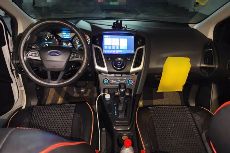 Used Ford Focus 2018 Sedan Classic 1.6L Automatic Trendy SmartDrive Edition Center Console