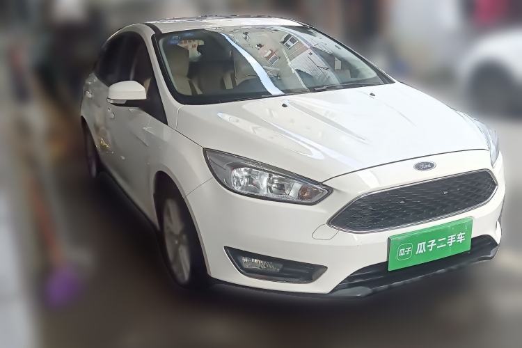 Used Ford Focus 2015 Hatchback 1.6L Manual Fashion Edition
