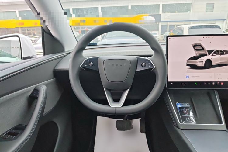 Used Tesla Model Y 2025 Rear-Wheel-Drive Version