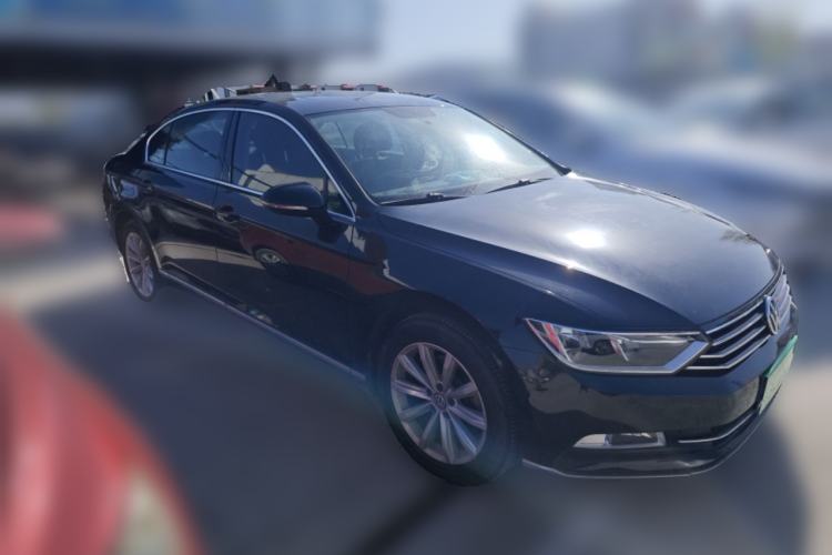 Used Volkswagen Magotan 2018 280TSI DSG Leading Model Front Right 45 Deg