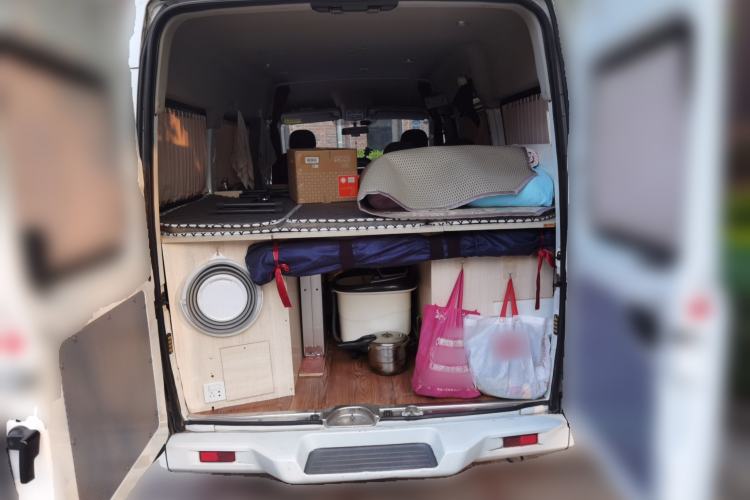 Used SAIC MAXUS Xintu V80 2018 2.5T 6-Speed Manual Aotuntong Short-Wheelbase Mid-Roof 4-Seater Trunk