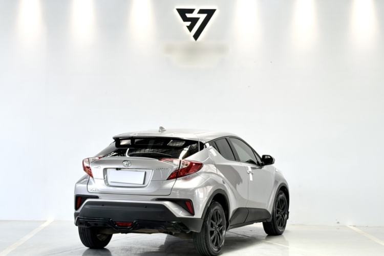 Used Toyota IZOA 2018 2.0L Yidong Version China V Standard
