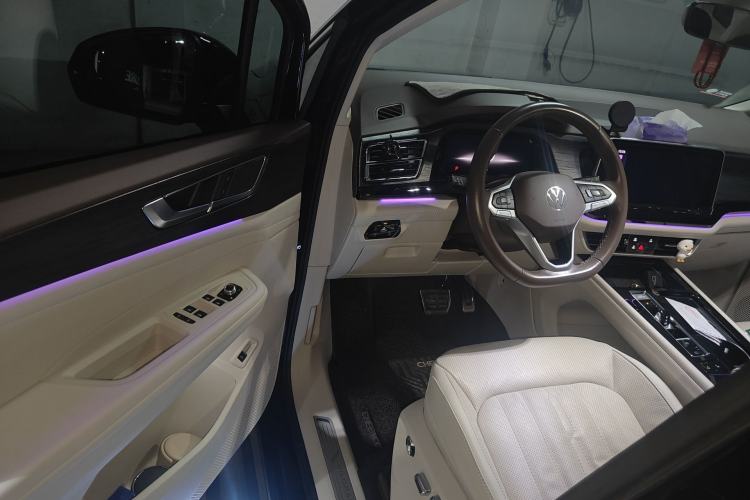 Used Volkswagen Viloran 2023 330TSI Luxury Edition