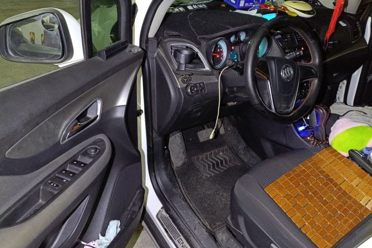 Used Buick Encore 2015 1.4T Automatic Two-Wheel Drive Urban Elite Version