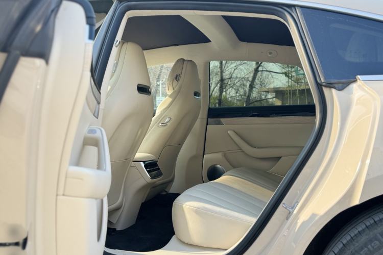 Used Hima Luxeed S7 2025 855 km Max