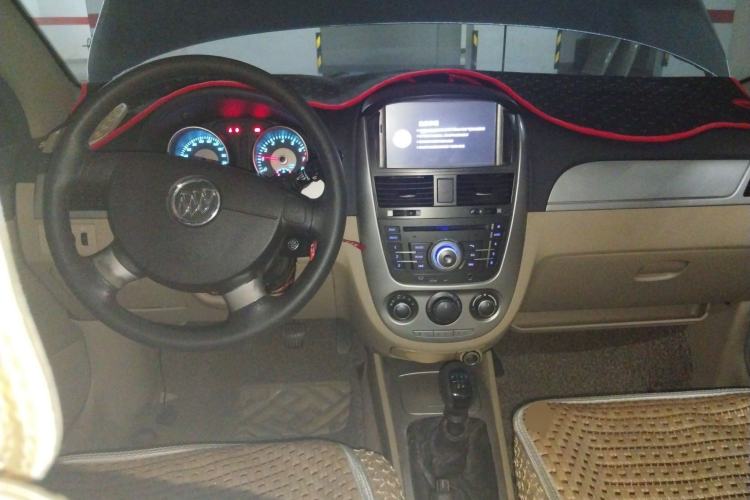 Used Buick Excelle 2013 1.5L Manual Classic Model Center Console